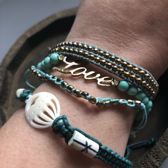 Jewelry - Set of 4 bracelets